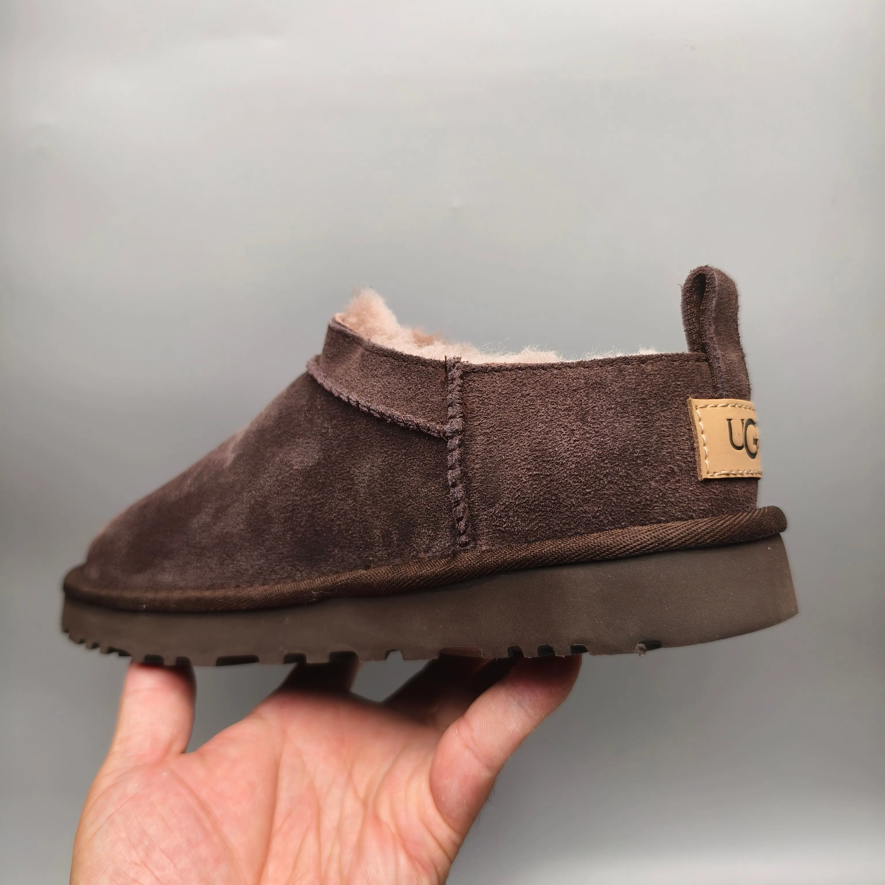 💰420 UGG sheepskin all-in-one snow boots 3891 one-legged classic women's shoes. Color: maroon, black, sand, twilight pink, chocolate. Matching sizes: 35-41